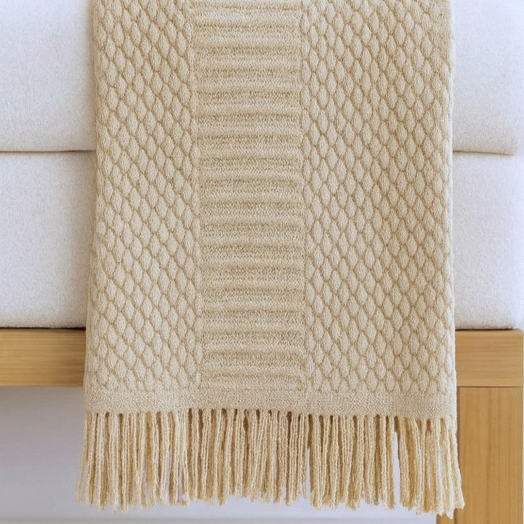 Preziosa Plaid Aura a Maglia con Pon Pon e Frange