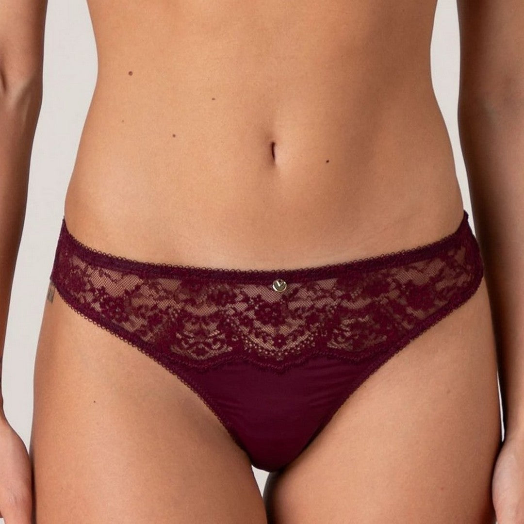 Lovable Donna Brasiliano Beauty in Pizzo - 9L0DK2