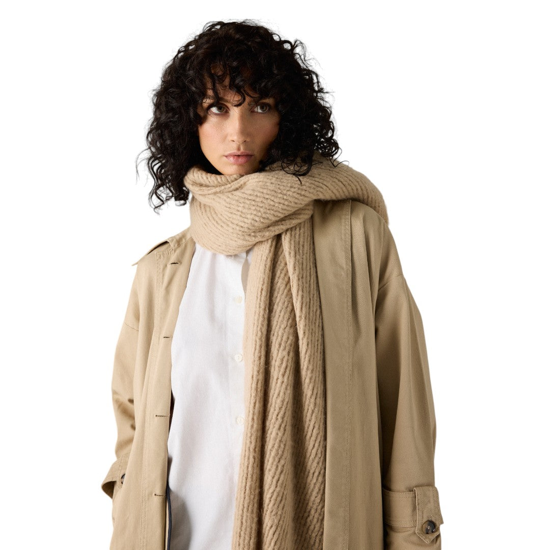 Ysabel Mora Pashmina tinta unita con dettaglio frange beige - 70658