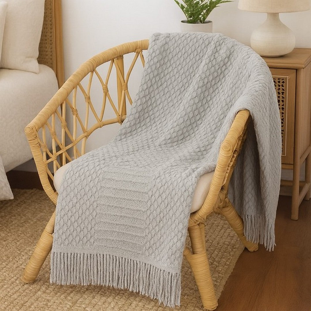 Preziosa Plaid Aura a Maglia con Pon Pon e Frange