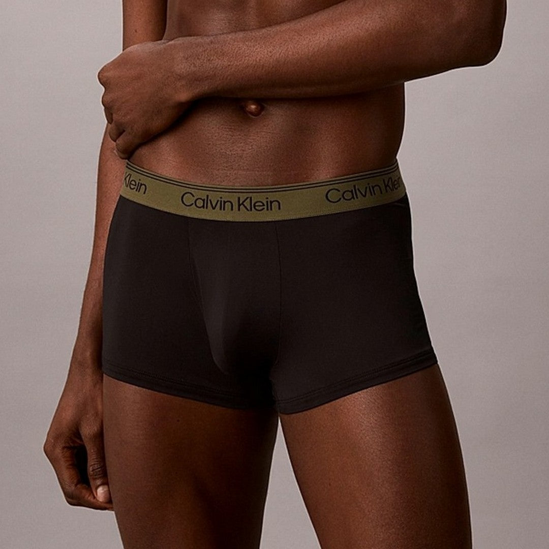 Calvin Klein Uomo Low Rise Trunk 3Pk Black W/ Bronze Flash Wb/Blac - LV00NB4409-