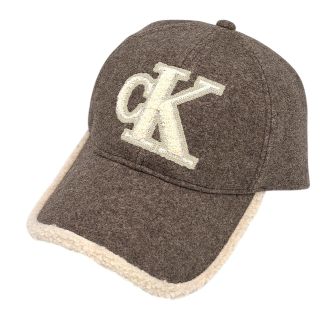 Calvin Klein Donna Cappellino Felt/ Sherpa Cap W/ Chenille Log - LV04F509