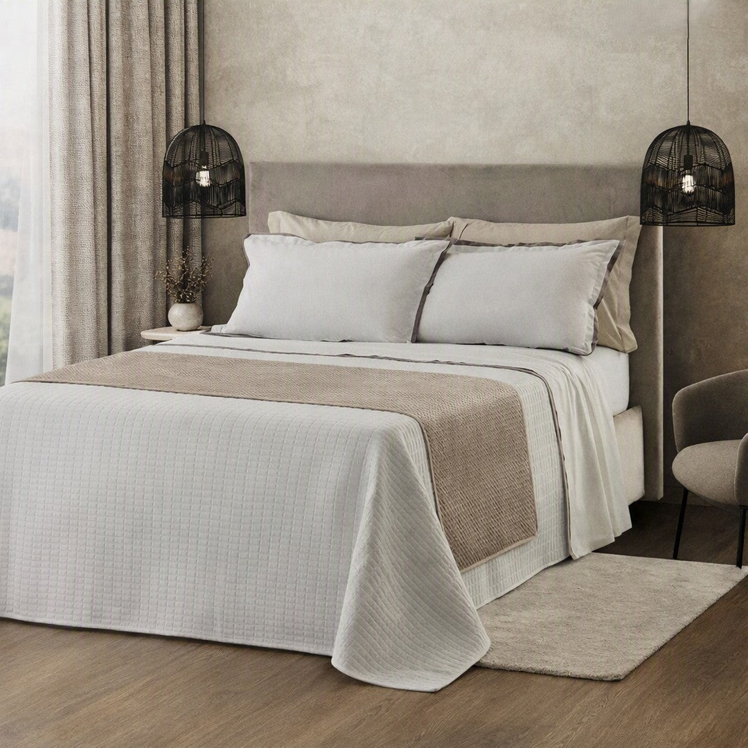 Linea Oro Runner Fondo Letto in Velluto Cloud